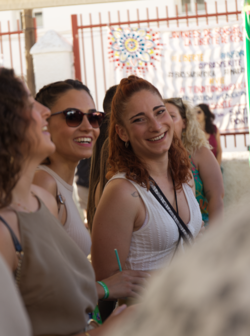 Gente disfrutando del festival